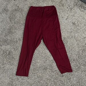 Capri Maroon Leggings